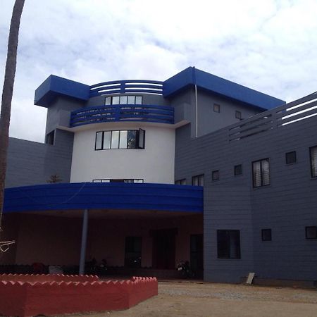 Kallada Golden Hotel Thrissur Exterior foto